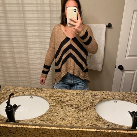 Free People Sweater - Picture 1 of 2